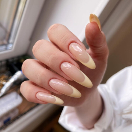 MYSTIQUE   Base PASTEL   15мл   База камуфлирующая (для педикюра) оптом