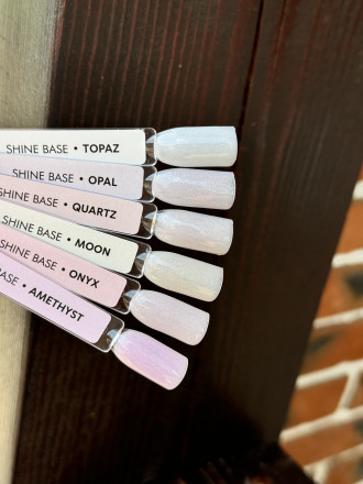 GRAPE   База камуфлирующая светоотражающая   15мл   Shine Base   TOPAZ оптом